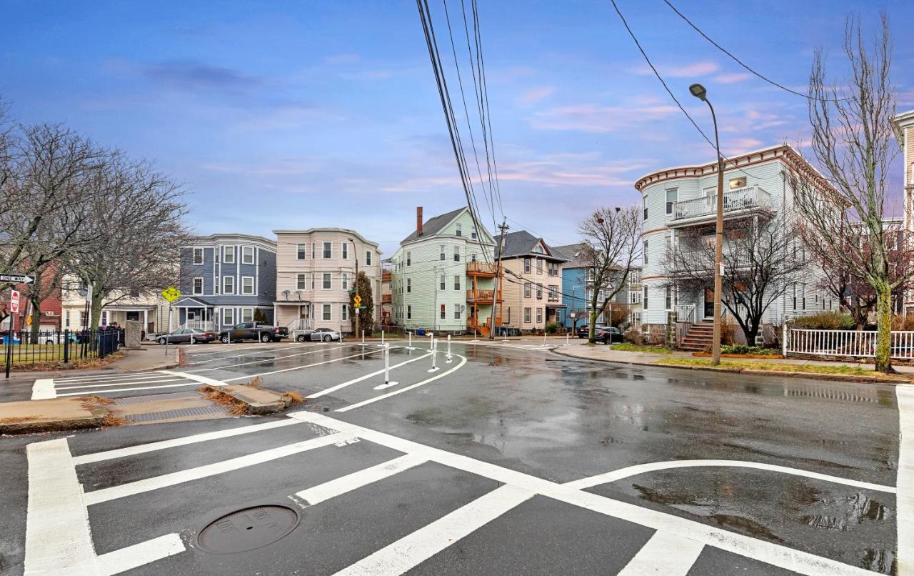 Bright & Spacious 2Br Apartment, Mins From Downtown Boston, Parking 외부 사진
