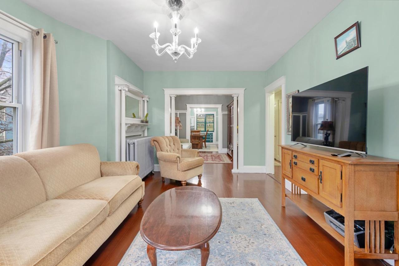 Bright & Spacious 2Br Apartment, Mins From Downtown Boston, Parking 외부 사진